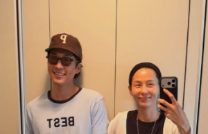‘마이큐♥’ 김나영, ‘뼈말라’ 몸매의 정석..애엄마 안 믿기는 동안 미모
