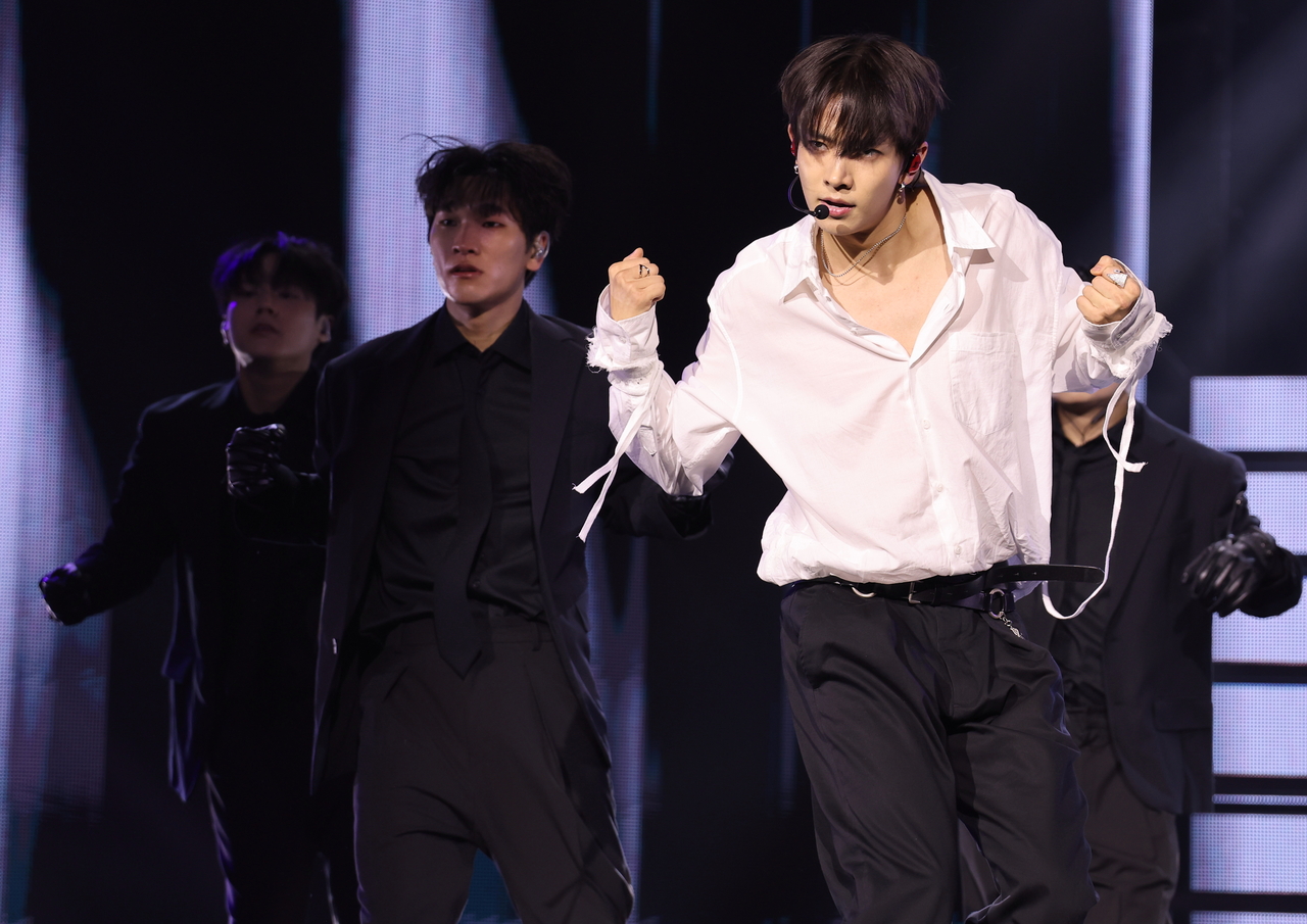 Evan performs "Death of Me" during a media showcase held at Kyung Hee University Grand Peace Palace in Dongdaemun-gu, eastern Seoul, Monday. (Yonhap)