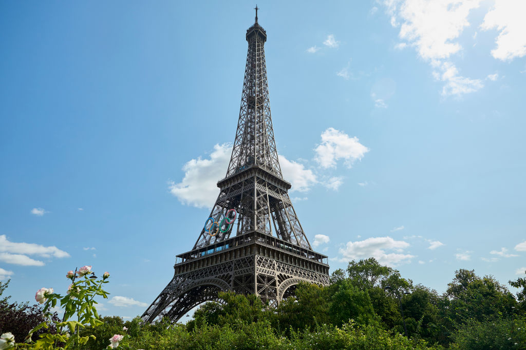 Eiffel Tower operator SETE excluded female employees from certain duties ahead of a visit by a Hindu organization, prompting a staff strike in protest. The Eiffel Tower was closed Monday (local time) as a result. [Getty Images]