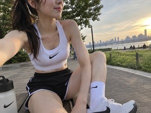 “요즘 누가 나이키 신나요” 조롱당하더니…몰락하는 운동화 신화 ‘어쩌다’