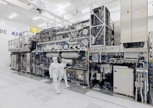 Samsung, ASML deepen partnership to advance high-resolution chip tech