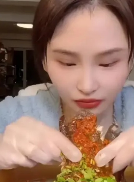 Popular mukbang influencer, 24, dies suddenly: 'ate 70 eggs at a time' [China Pick]