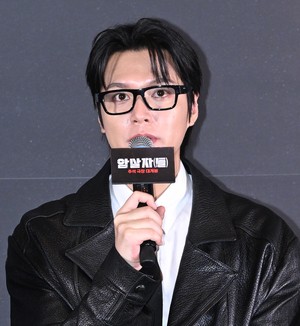 ‘암살자(들)’ 이민호, 가짜뉴스 시대에 일침 “진실보다 자극적인 타이틀 중요시”