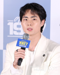 Actor Cho Byeong-gyu to enlist after ending 13-year deal with agency