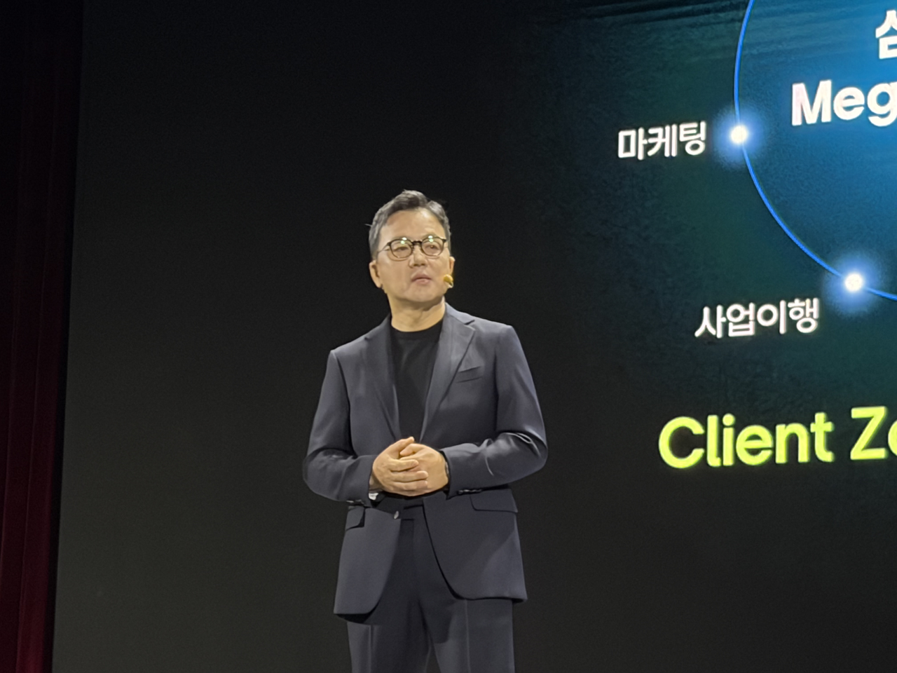 Samsung SDS CEO Lee Jun-hee presents the company's AI transformation strategy at the Real Summit 2026 conference held at COEX Convention Center in Gangnam-gu, Seoul, on Tuesday.
