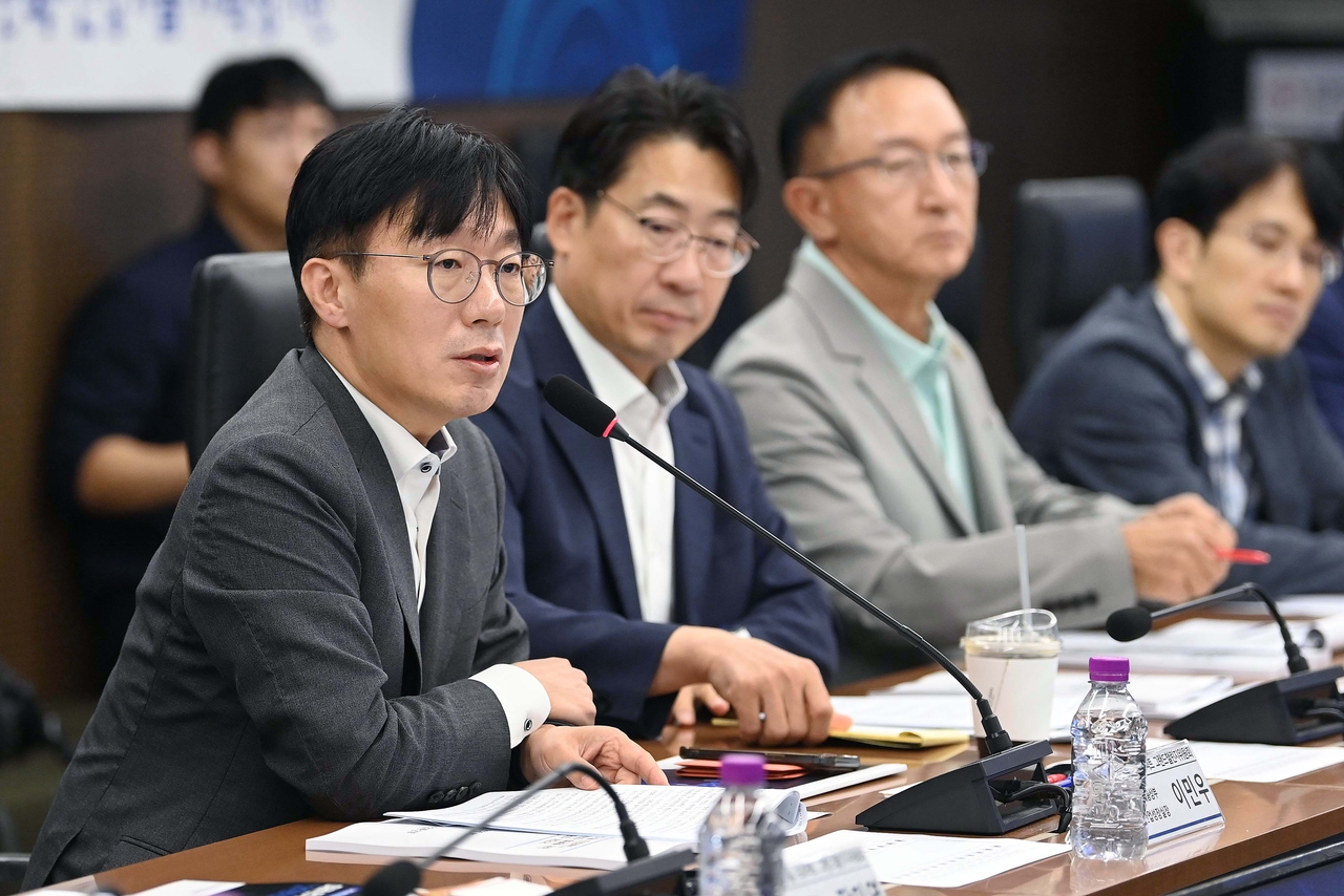 Min Woo Lee, director general of the Industrial Growth Bureau at the Ministry of Trade, Industry and Energy, speaks at the launch ceremony of the Grand Challenge Committee held at the Korea Chamber of Commerce and Industry in Jung-gu, Seoul, on Tuesday. (Ministry of Trade, Industry and Energy)