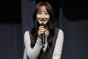 배우 사강 근황 공개 “저 역시 수만가지 걱정 앞섰다, 막상 부딪혀보니”
