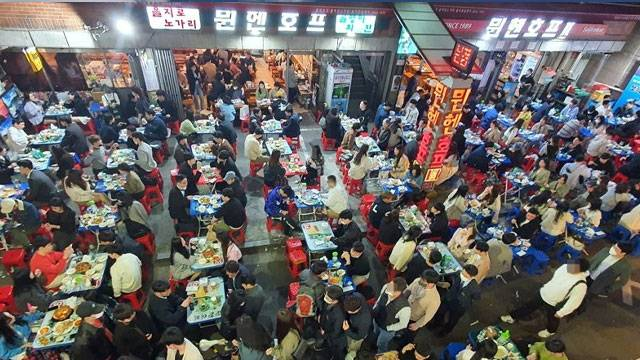 서울 중구 을지로 노가리 골목. [연합]
