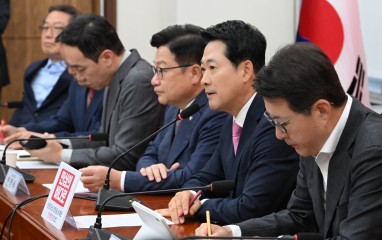 장동혁 국민의힘 대표가 7일 오전 서울 여의도 국회에서 열린 최고위원회의에서 모두발언하고 있다. 이상섭 기자