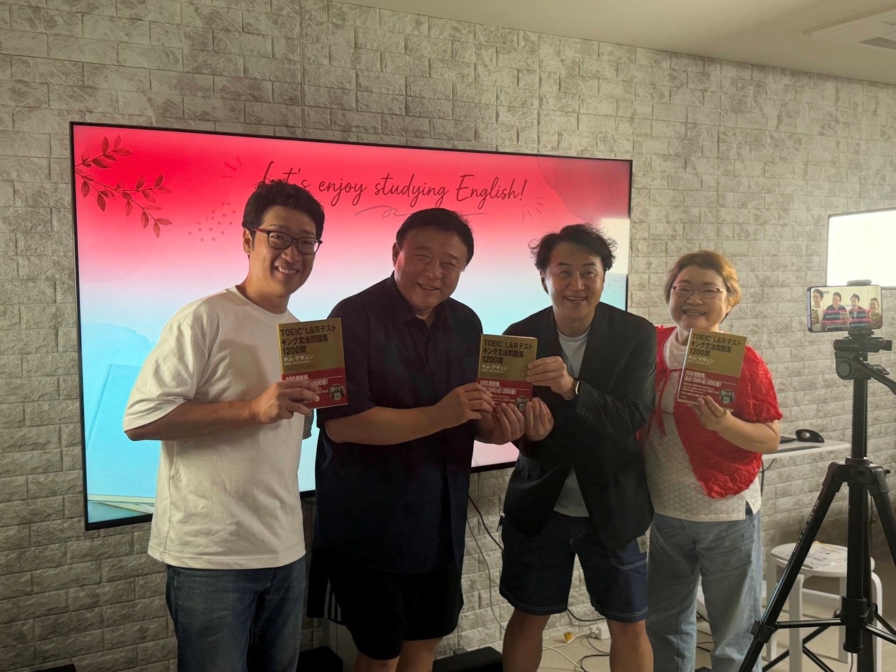 일본 도쿄 롯본기에 스튜디오를 운영하는 Tetsuya Yasukochi 선생님의 도움으로 현지에서 토익 관련 촬영을 진행하던 중 촬영한 사진 (본인제공)
