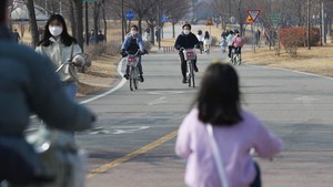 한강공원서 자전거 타다 목뼈 부러진 남성…“전신마비 안된 게 다행”
