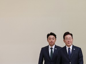 [Key Points] Seoul weighs Hormuz role as UAE assessment fuels deployment speculation