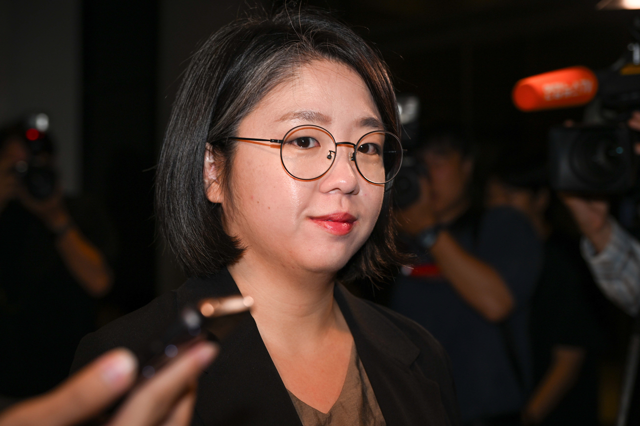 용혜인 성평등가족부 장관 후보자가 9일 오전 서울 서대문구 한국청소년활동진흥원에 마련된 인사청문회 준비사무실로 출근하고 있다. 윤창빈 기자