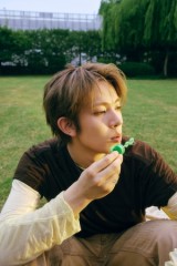 Evan tops iTunes chart in 11 regions with 1st solo EP