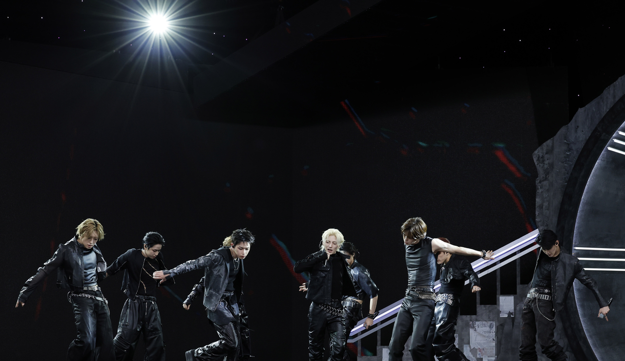&Team performs "Mark on Me" during a media showcase held at SBS Prism Hall in Mapo-gu, western Seoul, Tuesday. (Newsis)