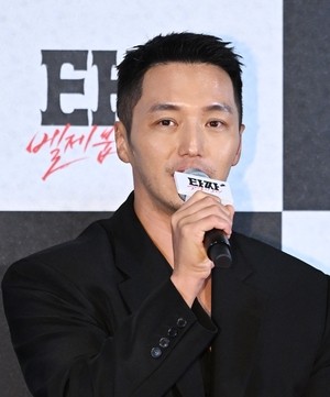 ‘타짜4’ 변요한 “‘타짜1’ 고니 조승우, 칭찬해주면 좋겠다”