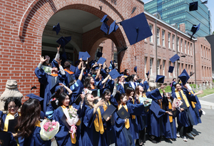 Foreign students, trainees entering Korea surpass 500,000 for first time