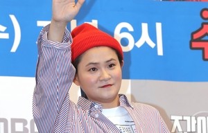 Kim Shin-young denies rumors she is skipping 'I Live Alone'