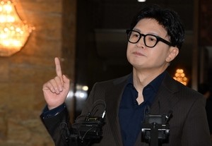 “적? 아군?”…국힘, ‘김승원 저격수’ 한동훈과 미묘한 거리두기