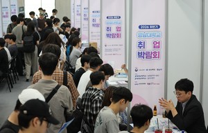 Linking growth to jobs 성장과 일자리 연계