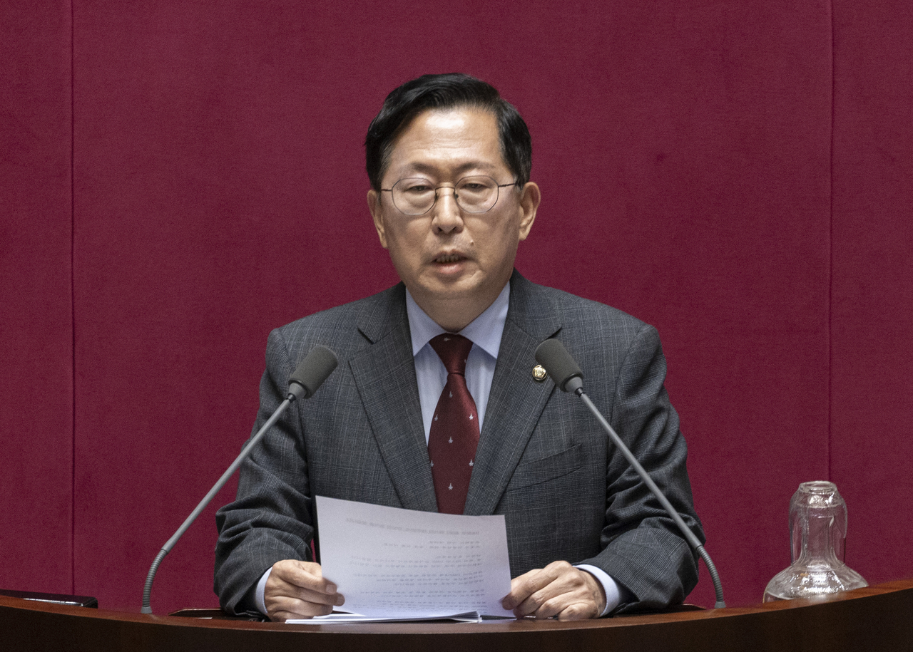 유용원 국민의힘 의원이 10일 국회에서 열린 제439차 정기회 본회의에서 외교ㆍ통일ㆍ안보 분야 대정부 질문을 하고 있다. [연합]