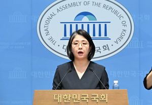 [헤럴드pic] 기자회견하는 용혜인 성평등가족부 장관 후보자