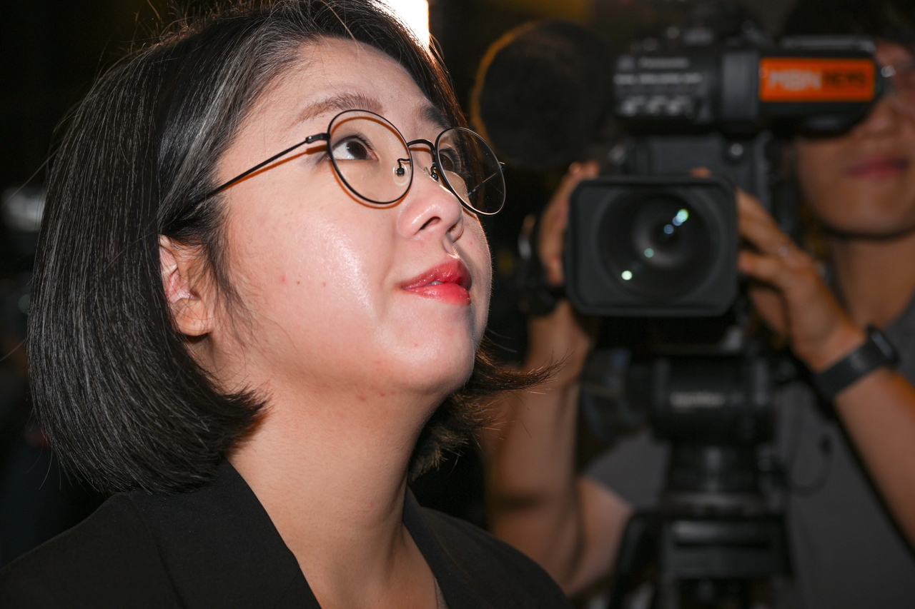 용혜인 성평등가족부 장관 후보자가 지난 9일 서울 서대문구에 마련된 인사청문회 준비 사무실로 출근하고 있다. [연합]