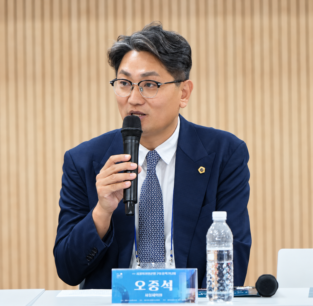 Oh Joong-suk, as honorary chairman of the Seoul Council-Press Research Council, speaks on the importance of building a citizen-centered policy forum and reflecting voices from the field.
