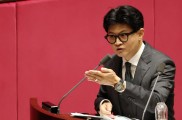 한동훈 “총리실이 사찰” 지적에…韓총리, “과한 말씀, 부적절시 엄정처리”