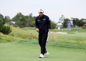 Jang Yu-bin chases third KPGA win of season, sits near lead at Shinhan Donghae Open