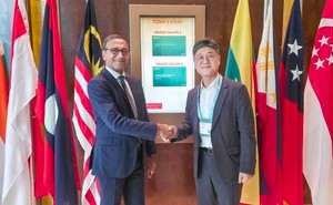 SK Telecom CEO discusses AI growth strategy with global telecom leaders at GSMA M360 ASEAN