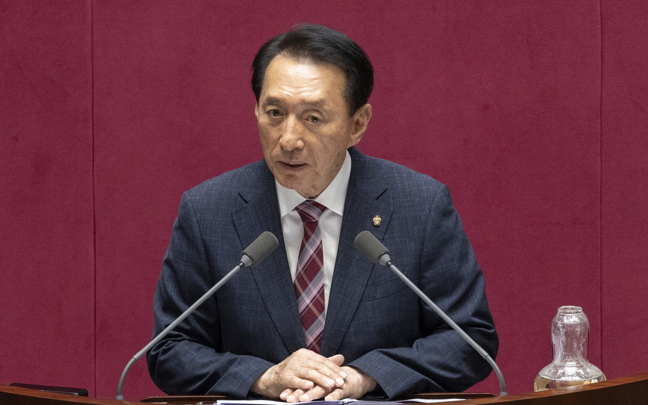 김석기 국민의힘 의원이 10일 국회에서 열린 제439차 정기회 6차 본회의에서 외교ㆍ통일ㆍ안보 분야 대정부 질문을 하고 있다. [연합]