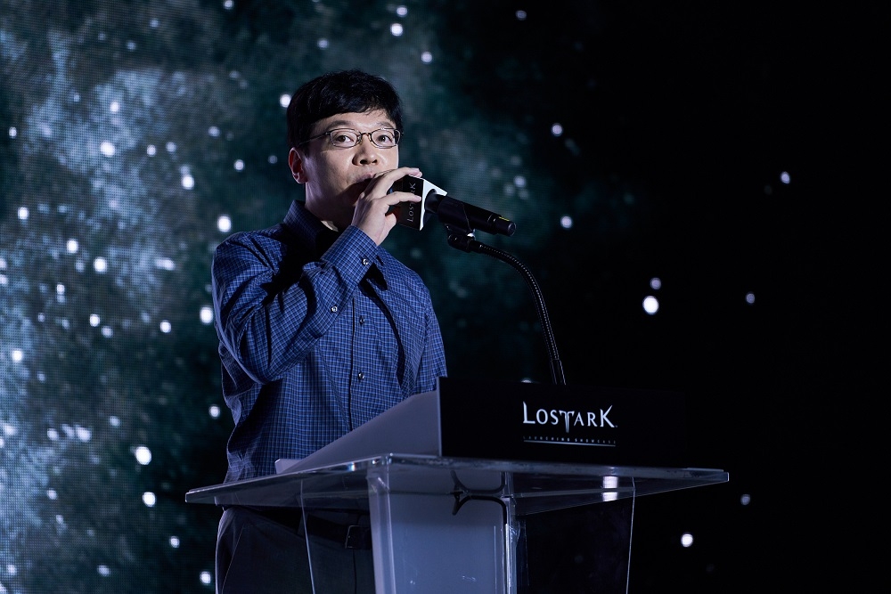 Kwon Hyuk-bin, founder of Smilegate, speaks at a press conference over the firm's then-upcoming massively multiplayer online role-playing game Lost Ark, in Seoul in September 2018. (Smilegatre)