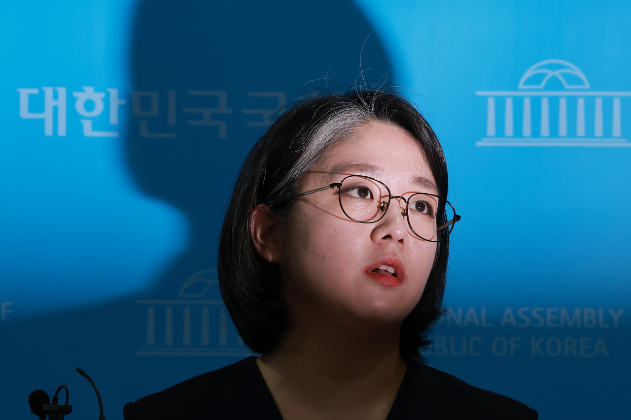 Yong Hye-in, the nominee to head the Ministry of Gender Equality and Family and a lawmaker with the Basic Income Party, speaks during a press conference at the National Assembly in Seoul on Thursday. (Yonhap)