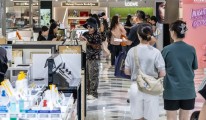 “요즘엔 출국 전에 명품 사야한대”…정작 면세점 표정은 어둡다고? [언박싱]