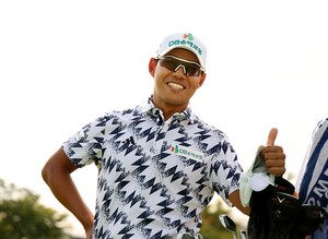 Moon Do-yeop takes solo lead at 42nd Shinhan Donghae Open