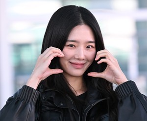 [포토]박규영 ‘예쁜 볼 하트’