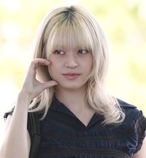 [포토] 엔믹스 릴리 ‘두근두근 볼 하트’