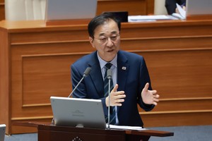 “오로남불” vs “세금 아닌 벌금”…대정부질문서 부동산 정책 충돌 [이런정치]