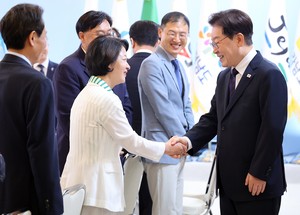 추미애, 李대통령 향한 작심 발언…“왜 내란세력에 전전긍긍하나”