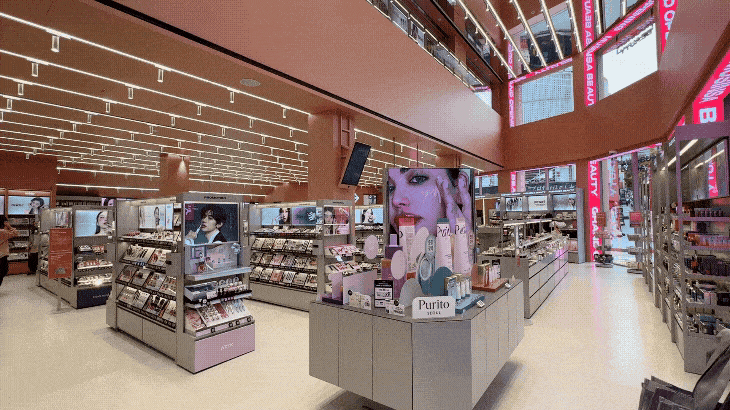 Inside the first floor of Musinsa's first standalone beauty flagship in Hongdae (No Kyung-min/The Korea Herald)