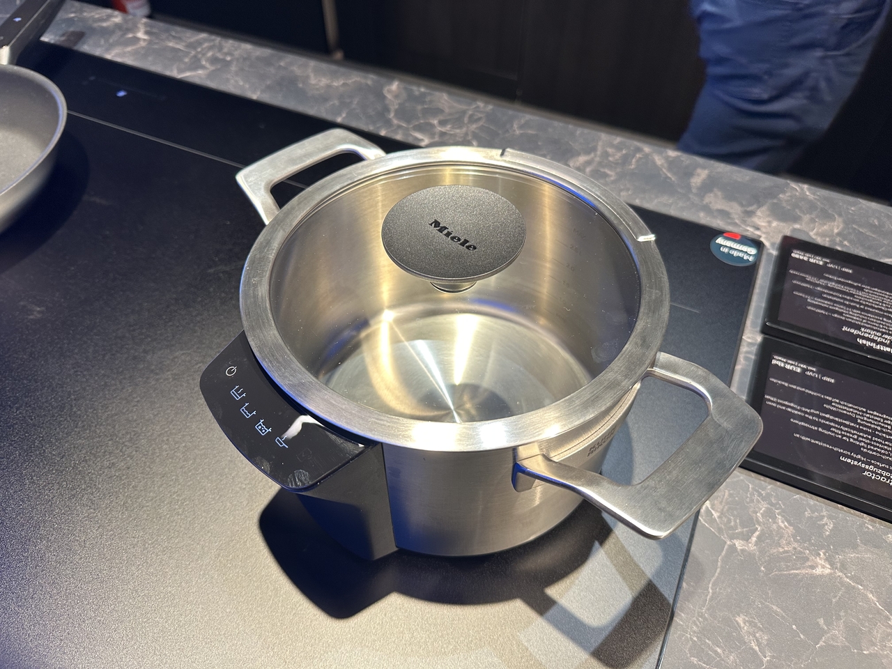 A pot equipped with the M Sense system on display at IFA 2026 in Berlin. (Lee Jeong-wan / The Herald Business)