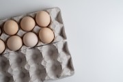 “새벽배송 계란 한판씩 사라져”…유모차 끌고나온 뜻밖의 범인, 잡혔다