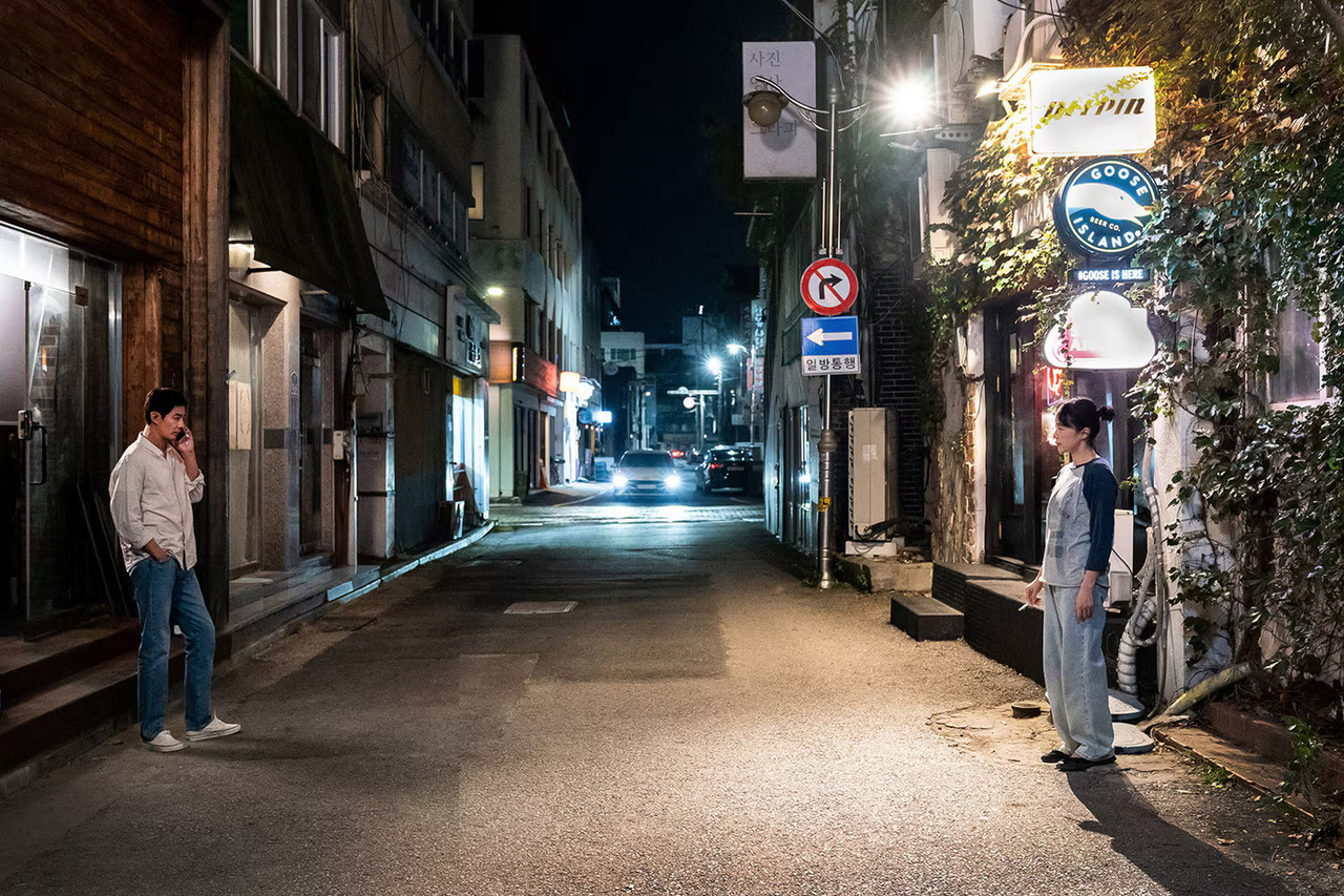 From left: Zo In-sung and Jeon Do-yeon star in "Possible Love." (Netflix)