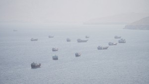 New report of attack on Strait of Hormuz shipping fans fears of threats to oil supplies