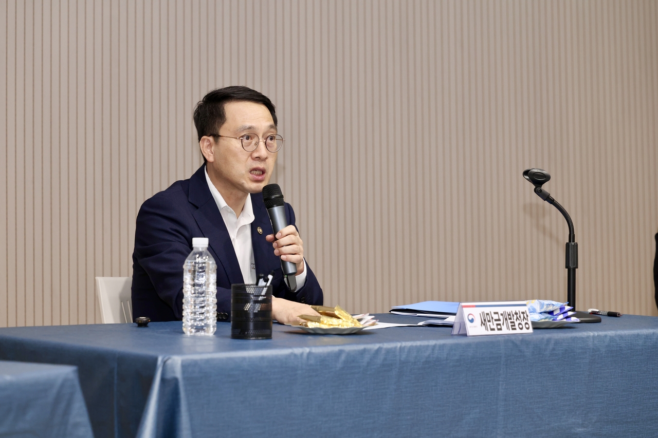 문성요 새만금개발청장이 10일 새만금간척박물관에서 “현대차그룹의 투자를 전폭적으로 지원하겠다”고 밝히고 있다.
