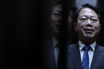 [단독] 김승원 ‘오빠 브로커’ 양씨 회사, 기보가 빚 5.7억 대신 갚아