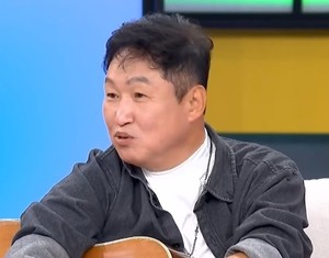 Singer says obsessive fan secretly filed marriage registration without his knowledge