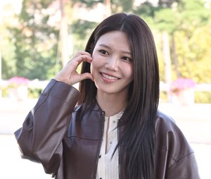 [포토]수영 ‘볼 하트는 기본이죠’