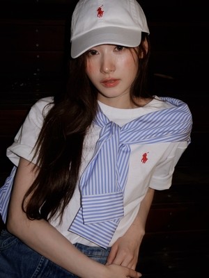 트와이스 사나, 느좋 가을 여자..흰 티에 청바지는 진리